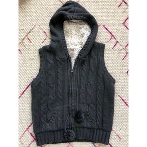 Gray knit zip-up vest!